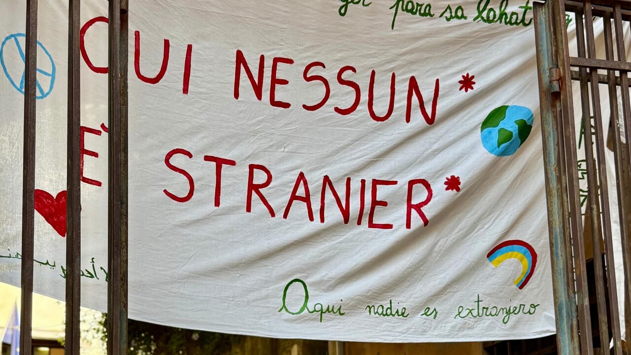 CENSURA NELLE SCUOLE. CGIL E FLC INVITANO ALLA MOBILITAZIONE CONTRO IL TETTO STRANIERI DI VALDITARA